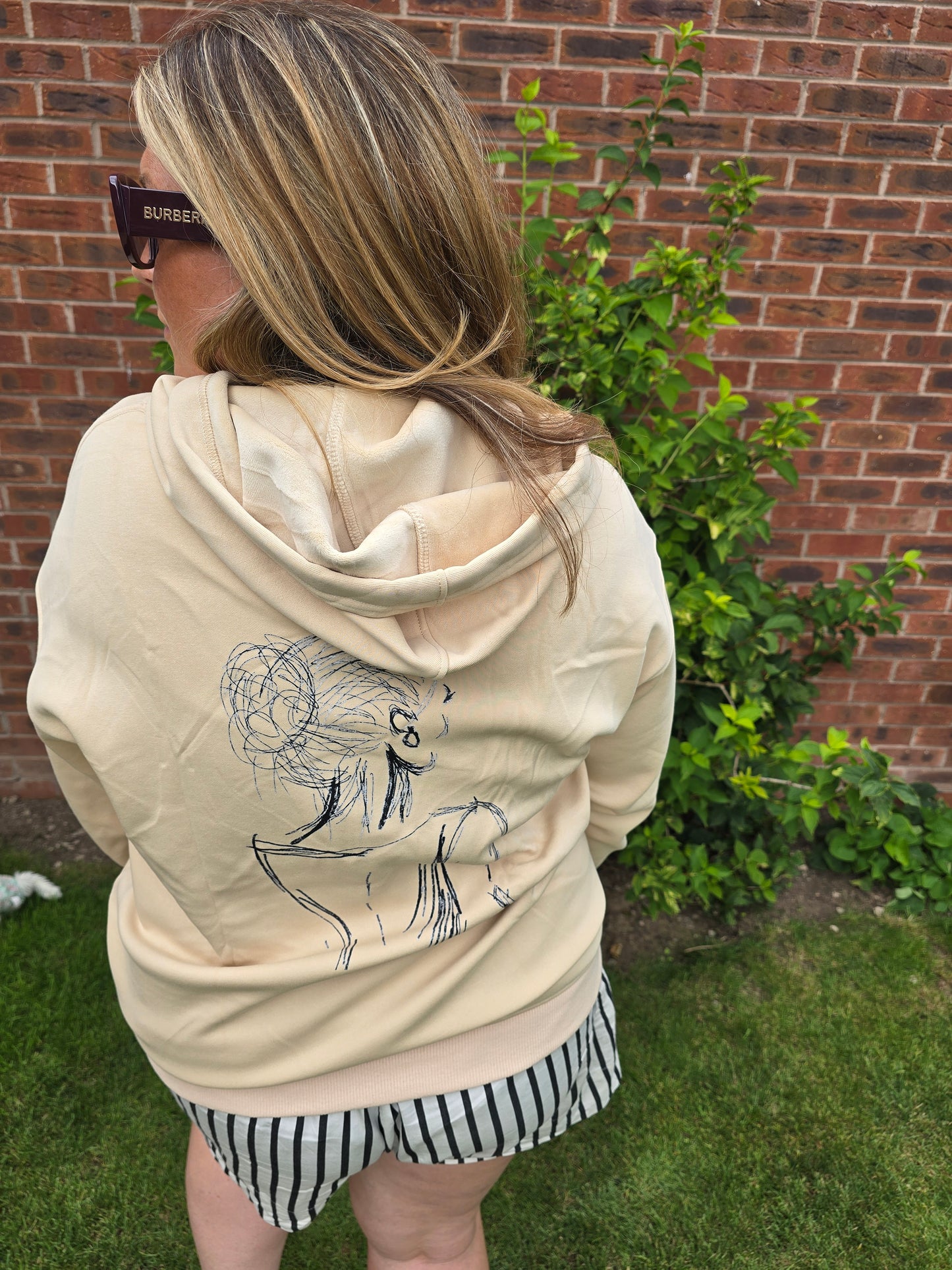 Not here to blend in Hoodie